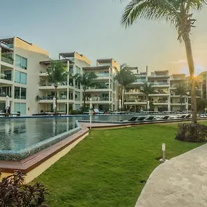 the-elements-oceanfront-beachside-condo-hotel.tulum-hotels.net/